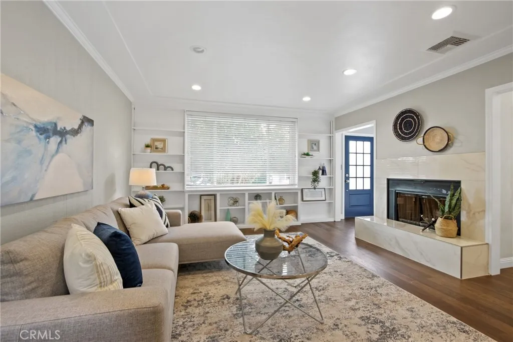 2400 Quincy, Long Beach, California 90815 home-pic-3