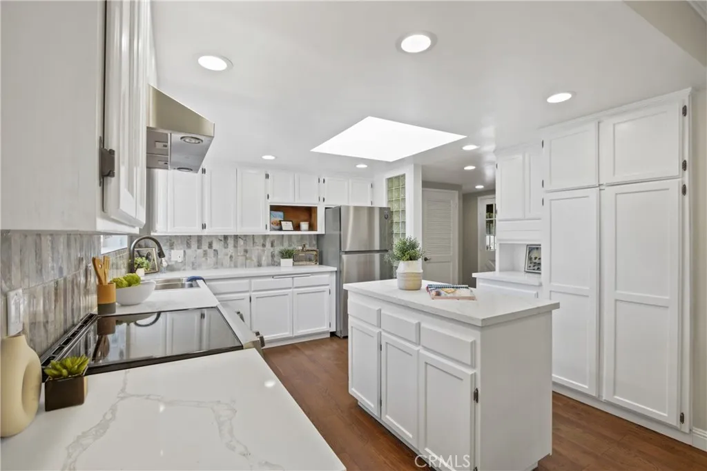 2400 Quincy, Long Beach, California 90815 home-pic-7