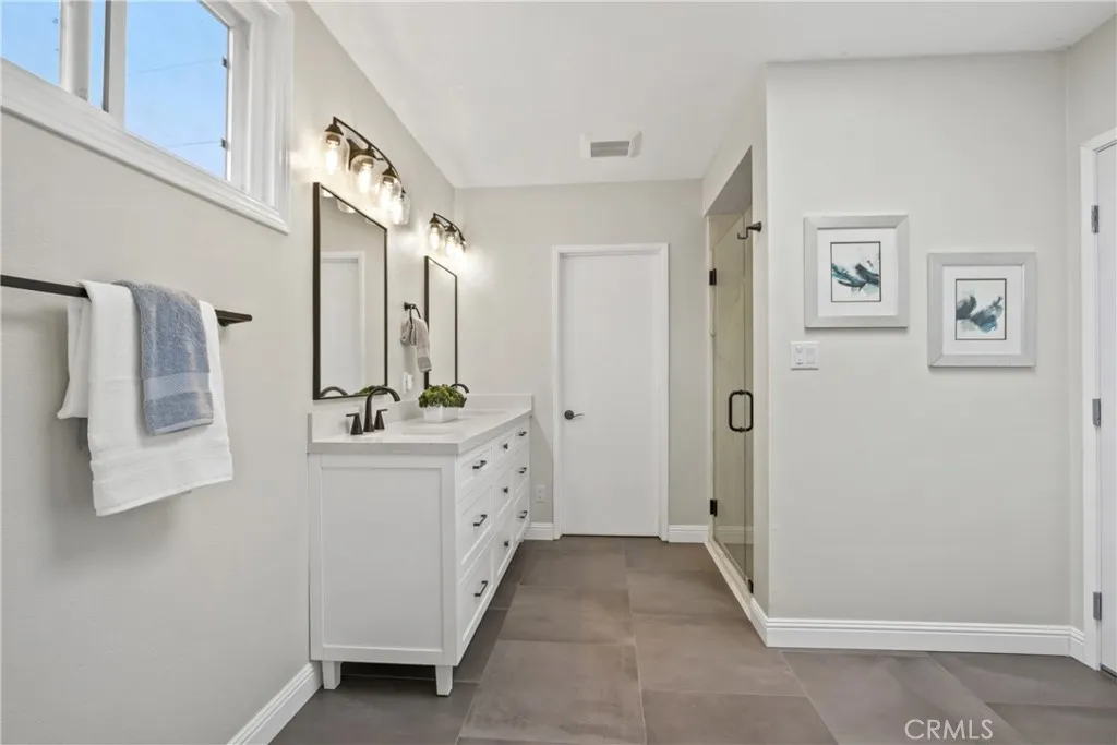 2400 Quincy, Long Beach, California 90815 home-pic-14