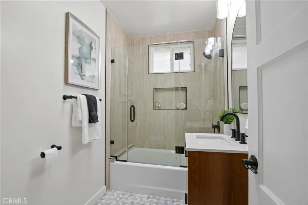 2400 Quincy, Long Beach, California 90815 home-pic-17