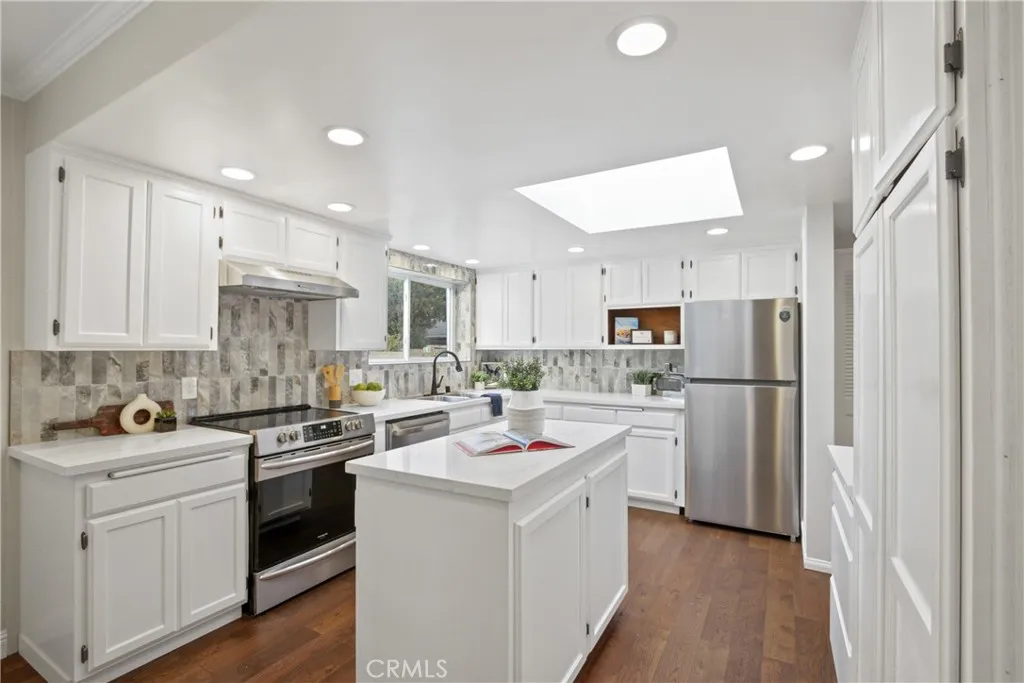 2400 Quincy, Long Beach, California 90815 home-pic-8