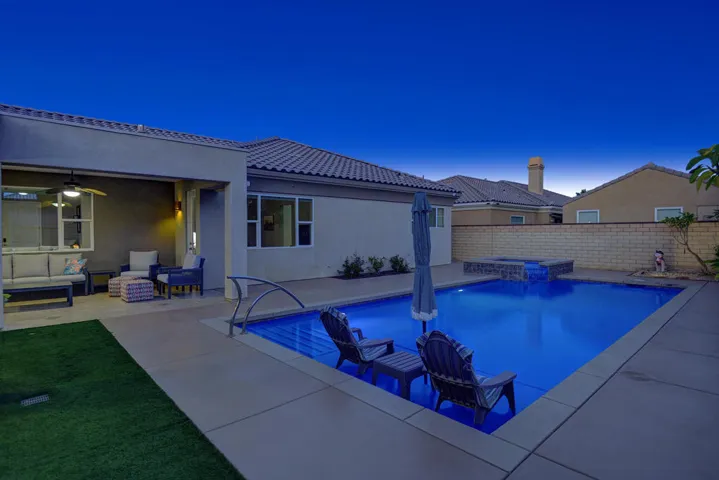 NIGHT POOL