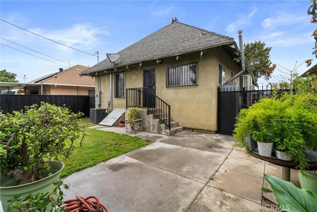 1320 W 50th Street, Los Angeles, California 90037 home-pic-16