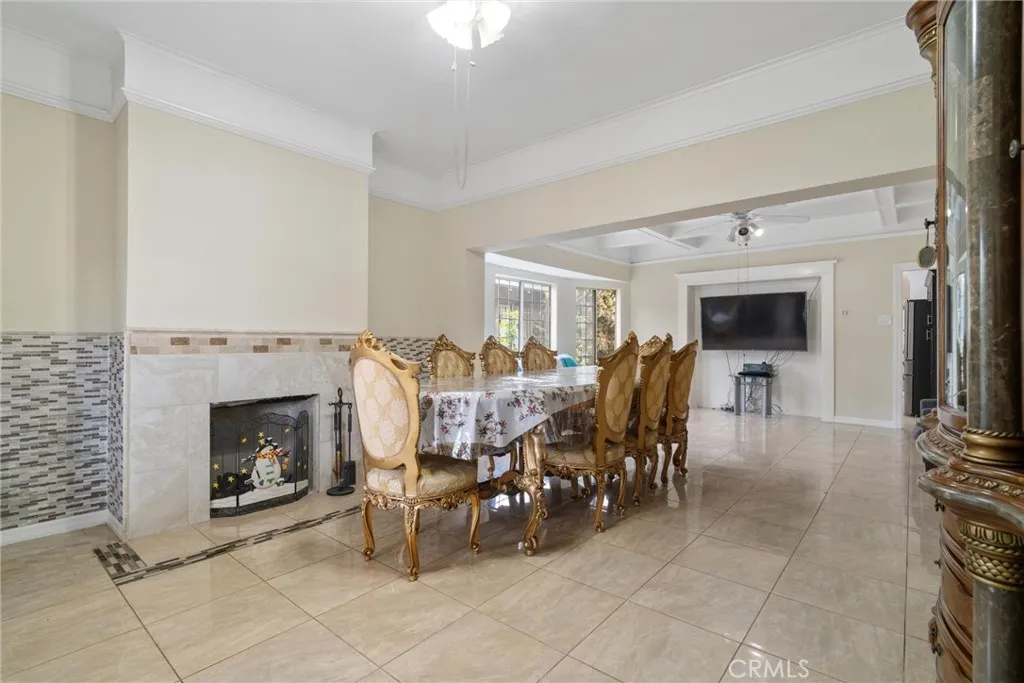 1320 W 50th Street, Los Angeles, California 90037 home-pic-4