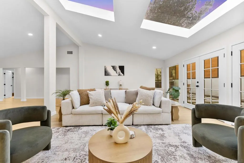 2128 Missouri St, San Diego, California 92109 home-pic-1