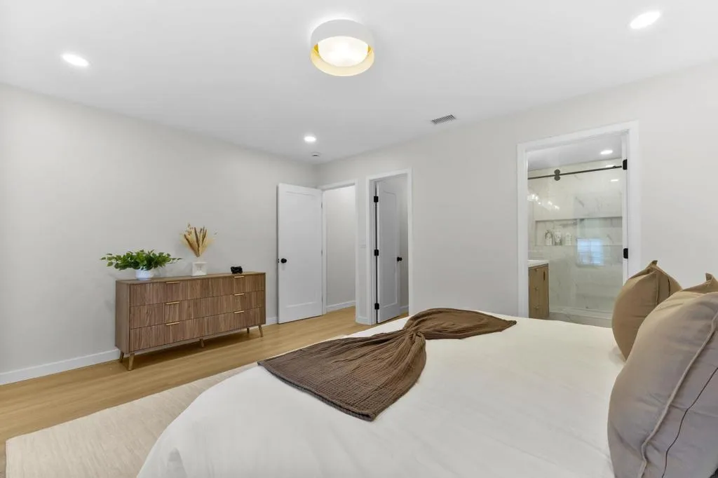 2128 Missouri St, San Diego, California 92109 home-pic-36