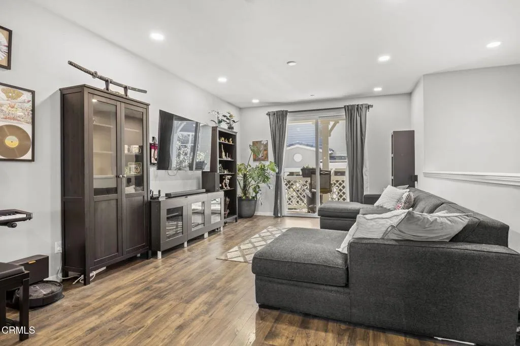 3644 Islander Walk, Oxnard, California 93035 home-pic-3