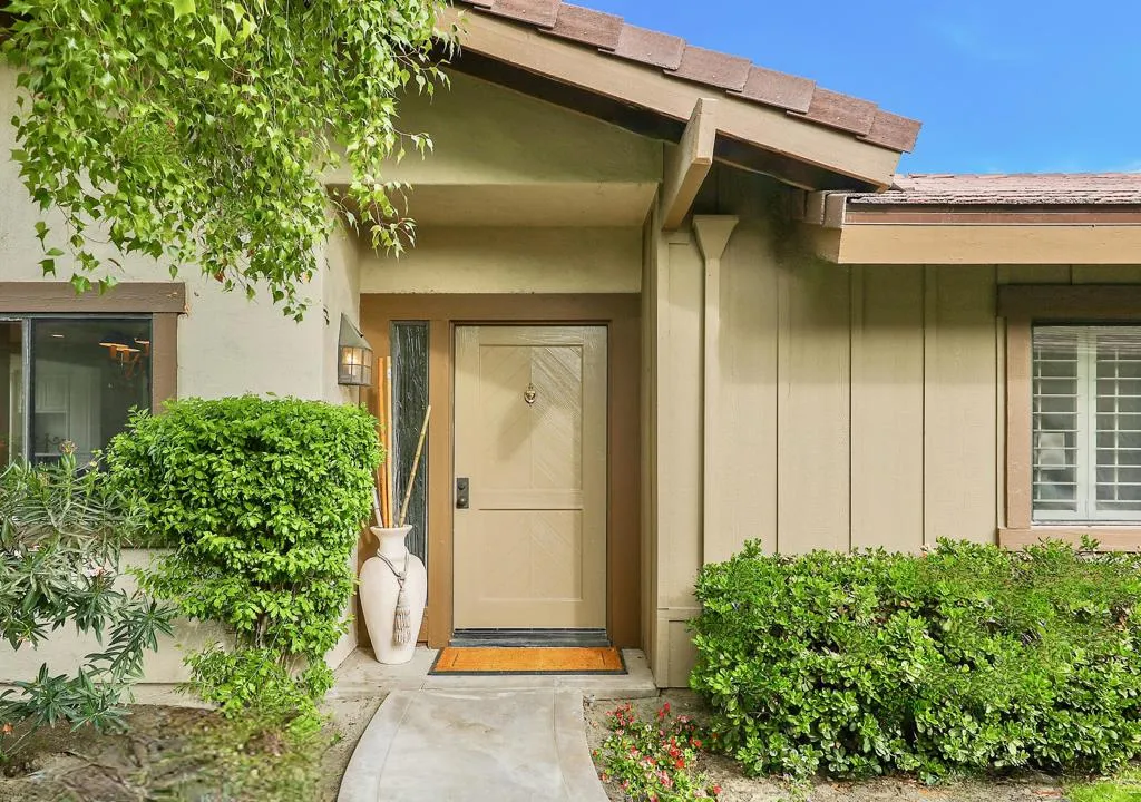 39 Blue River Drive, Palm Desert, California 92211 home-pic-7