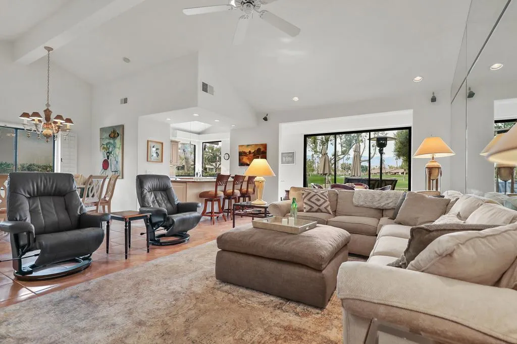 39 Blue River Drive, Palm Desert, California 92211 home-pic-11