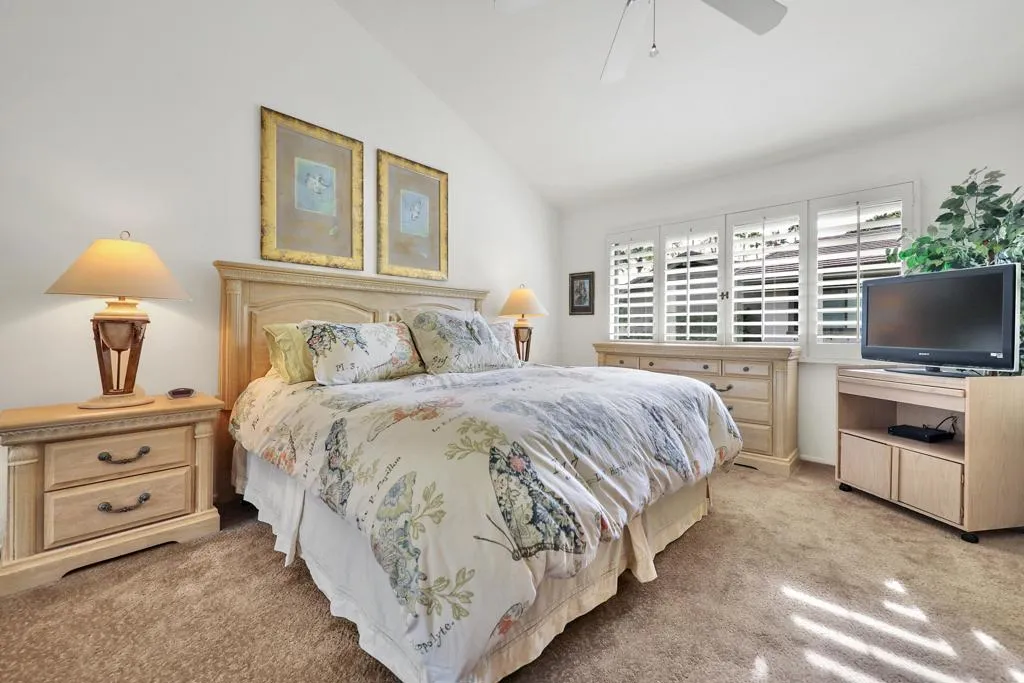 39 Blue River Drive, Palm Desert, California 92211 home-pic-25