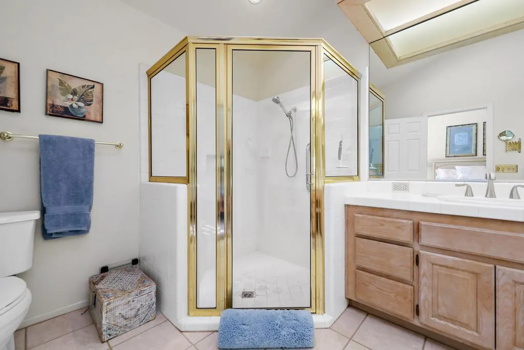39 Blue River Drive, Palm Desert, California 92211 home-pic-27