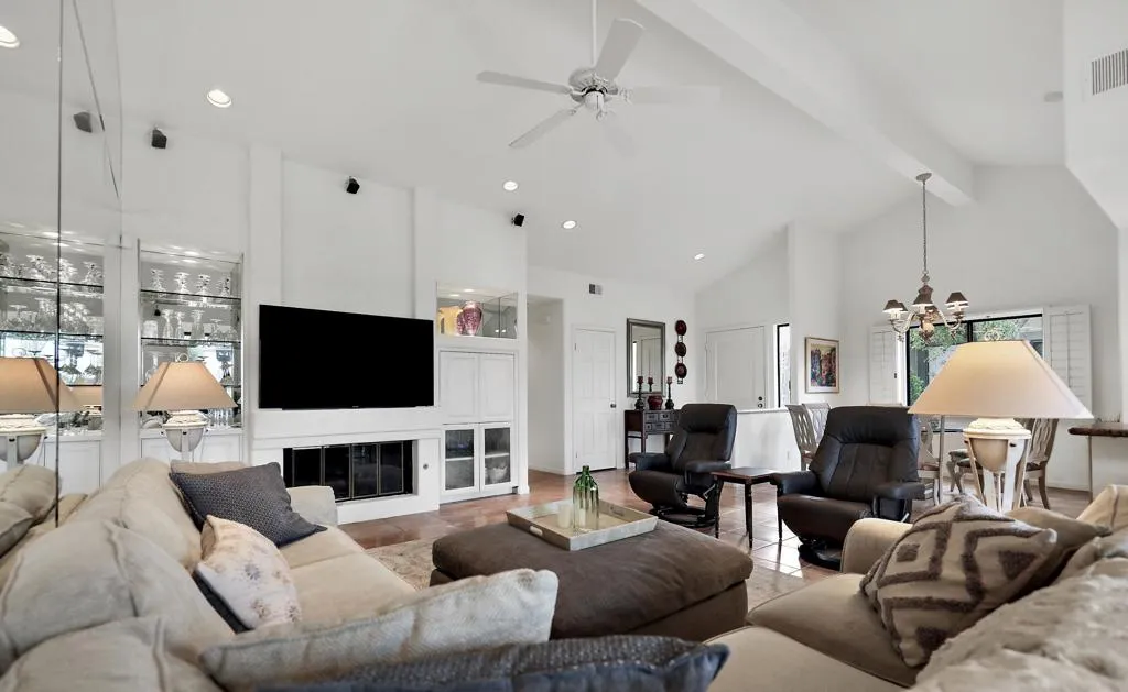 39 Blue River Drive, Palm Desert, California 92211 home-pic-10