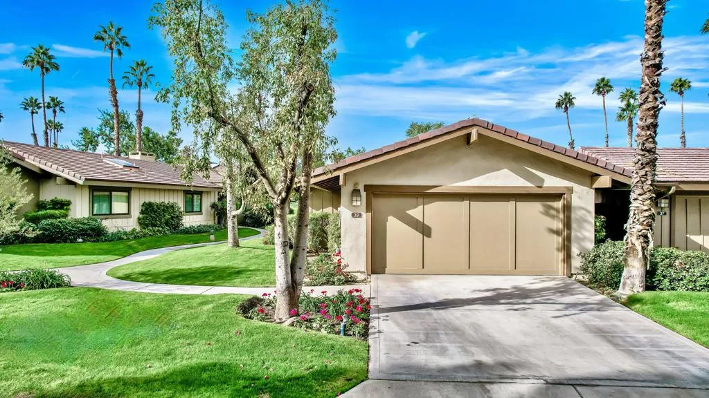 39 Blue River Drive, Palm Desert, California 92211 home-pic-6