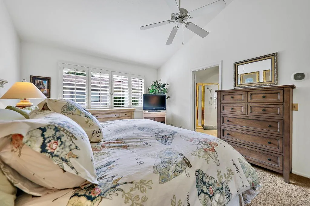 39 Blue River Drive, Palm Desert, California 92211 home-pic-26