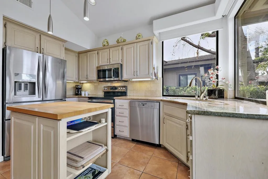 39 Blue River Drive, Palm Desert, California 92211 home-pic-14