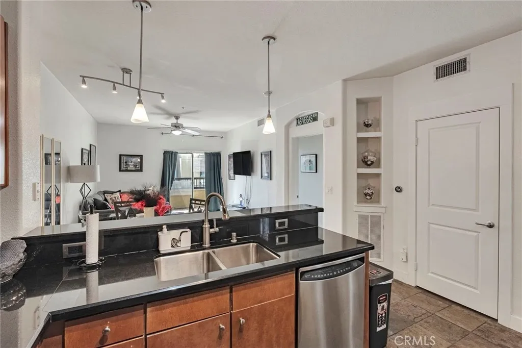 24535 Town Center Drive 6403, Valencia, California 91355 home-pic-4
