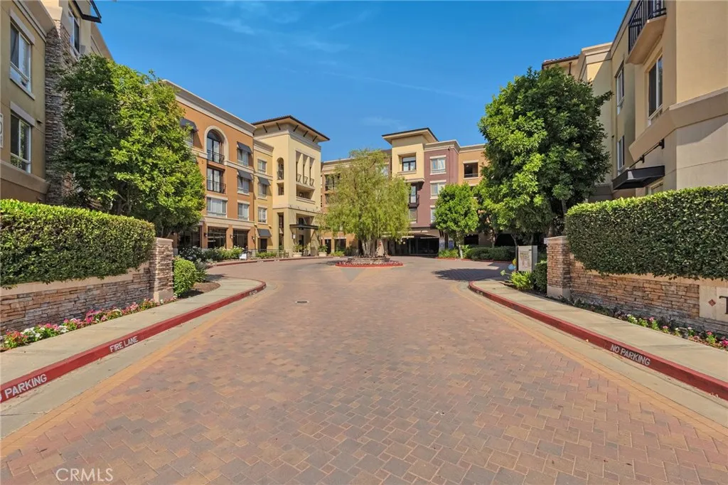 24535 Town Center Drive 6403, Valencia, California 91355 home-pic-1