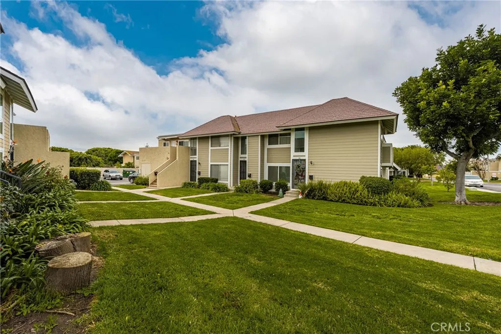 16 Oval 56, Irvine, California 92604 home-pic-6