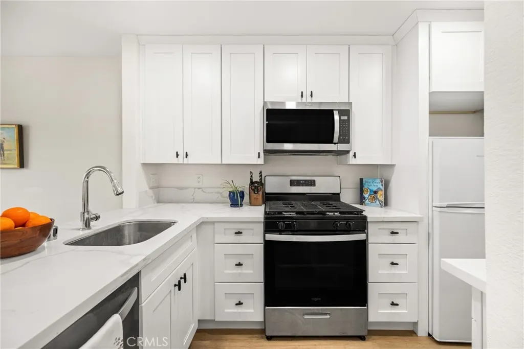 16 Oval 56, Irvine, California 92604 home-pic-14
