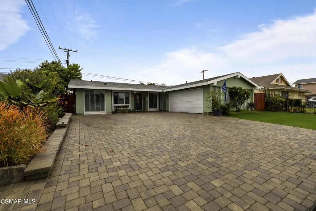 1231 Bluebell Street, Oxnard, California 93036 home-pic-4