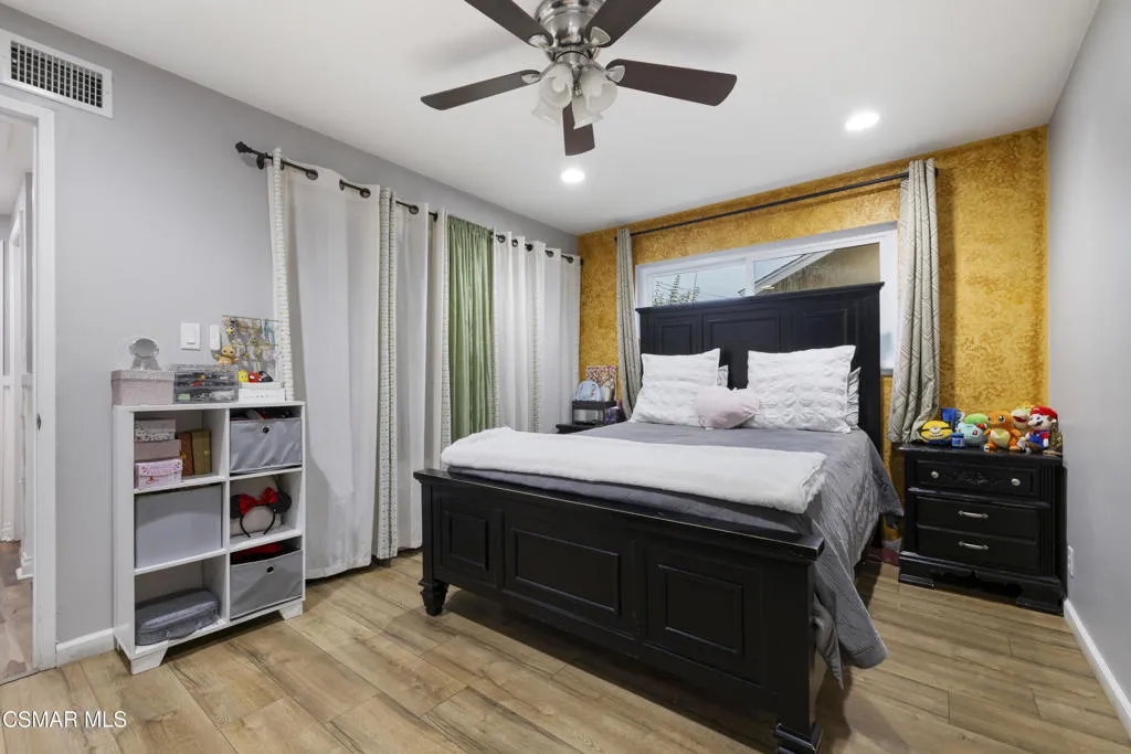1231 Bluebell Street, Oxnard, California 93036 home-pic-18