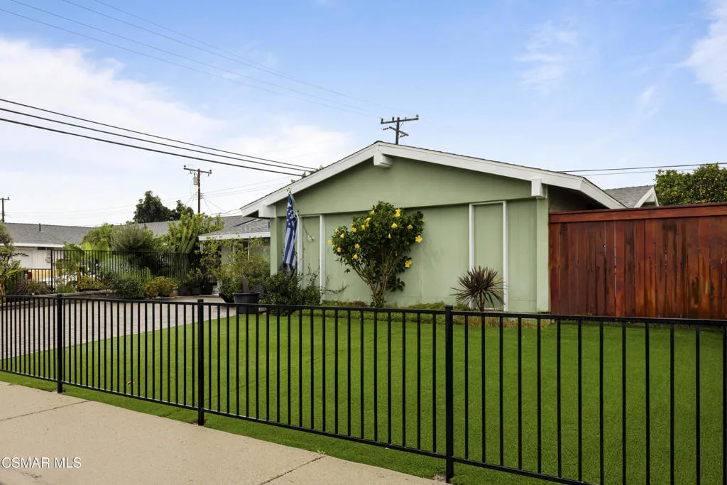 1231 Bluebell Street, Oxnard, California 93036 home-pic-41