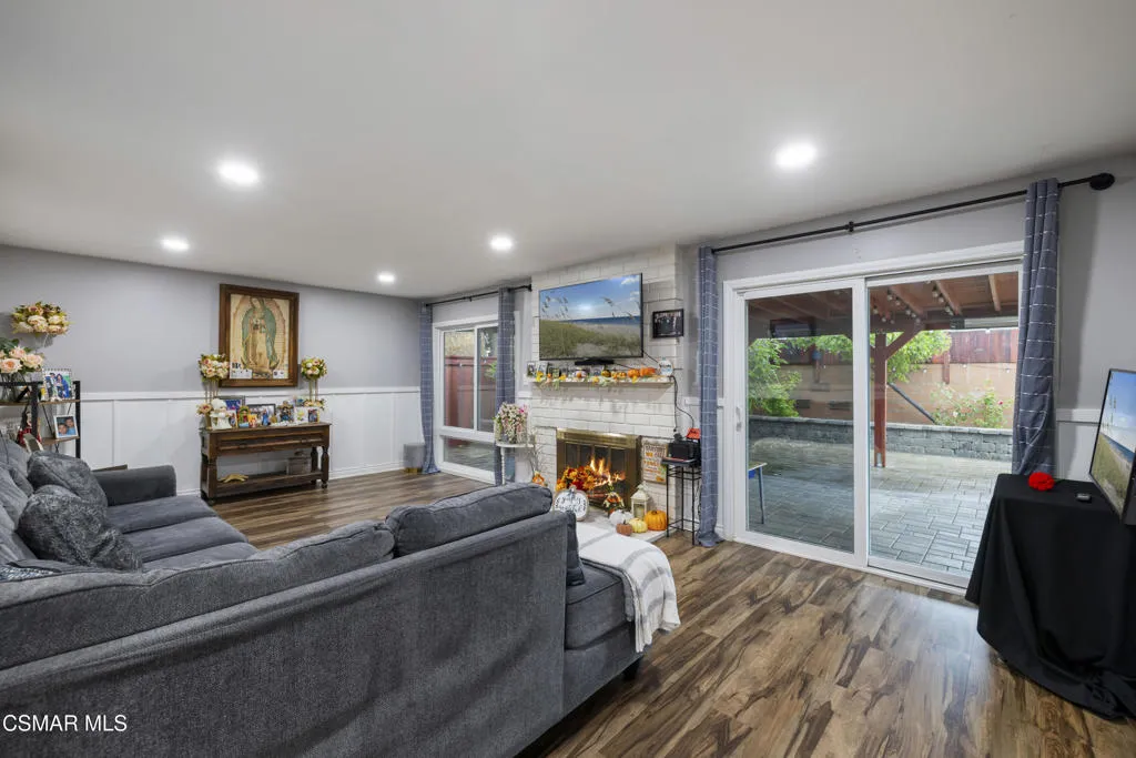 1231 Bluebell Street, Oxnard, California 93036 home-pic-14