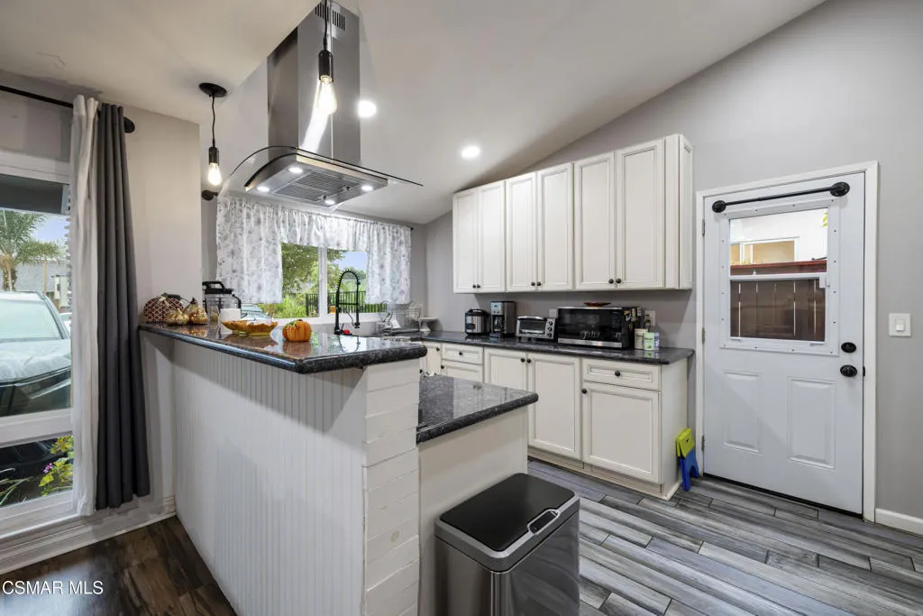 1231 Bluebell Street, Oxnard, California 93036 home-pic-8