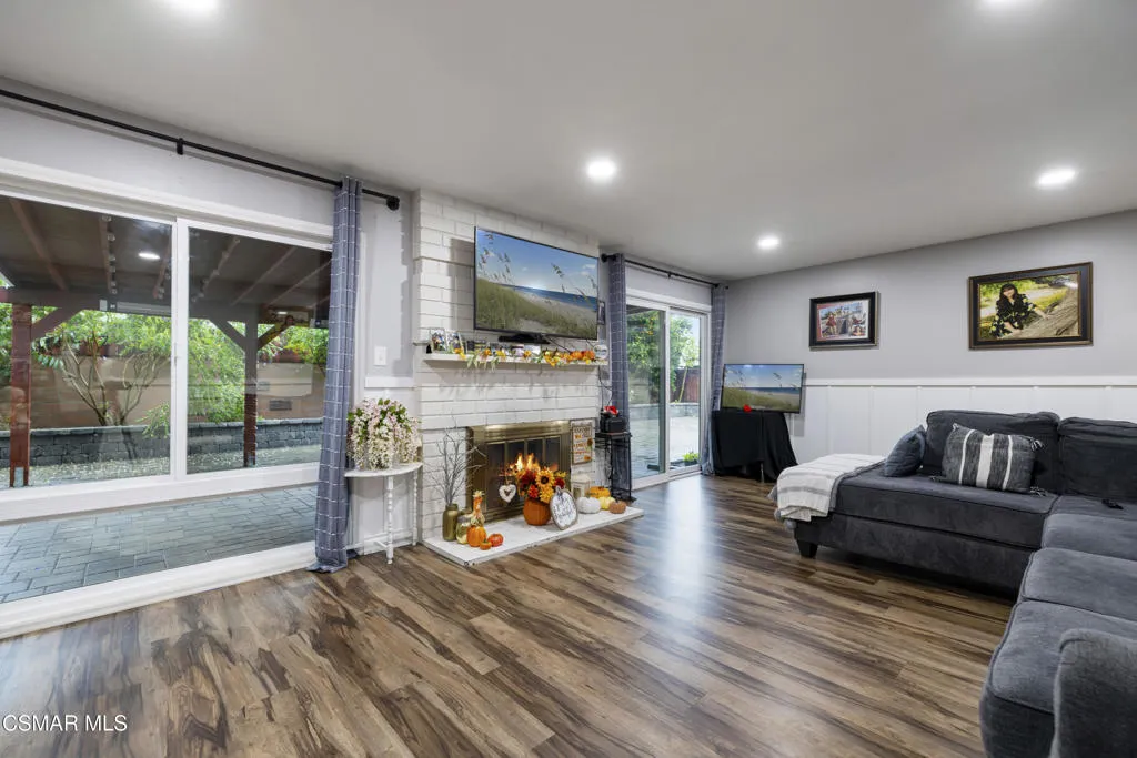 1231 Bluebell Street, Oxnard, California 93036 home-pic-17