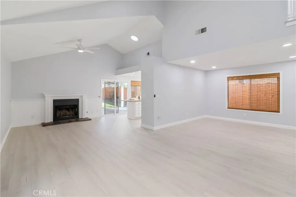19853 Collins, Canyon Country, California 91351 home-pic-6