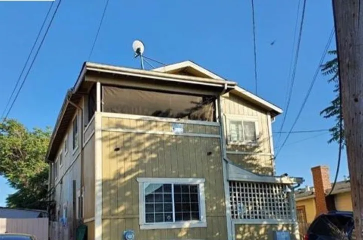 View of side of home