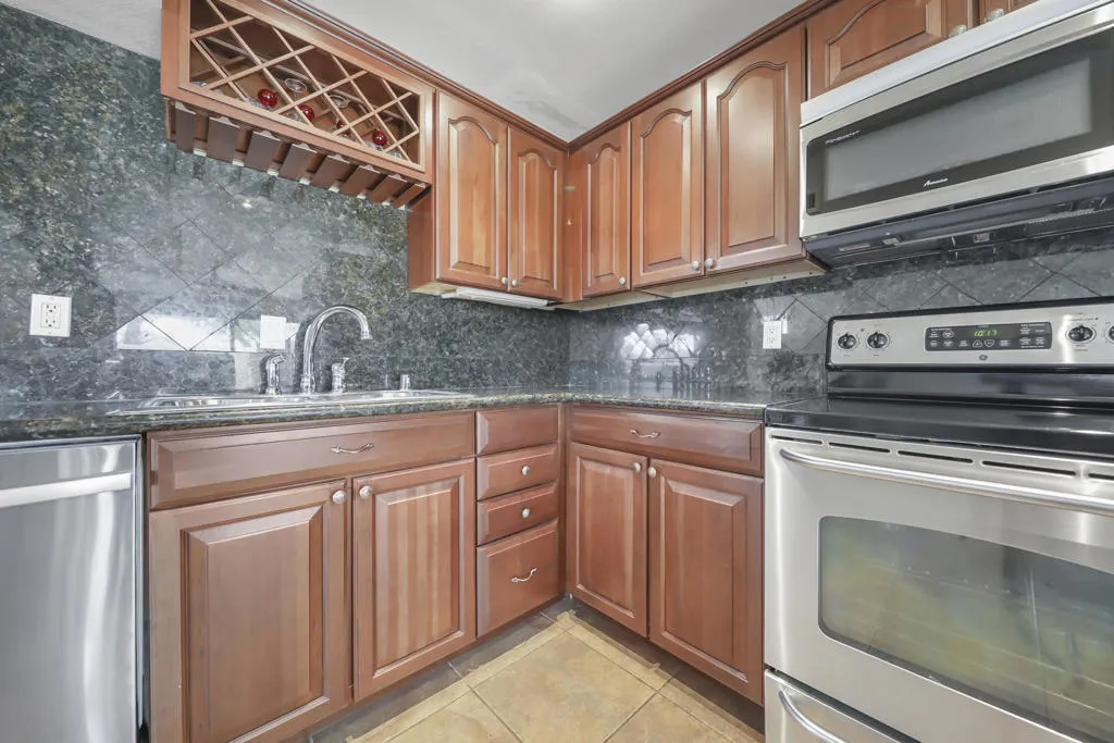 45451 Lupine Lane 30, Palm Desert, California 92260 home-pic-3