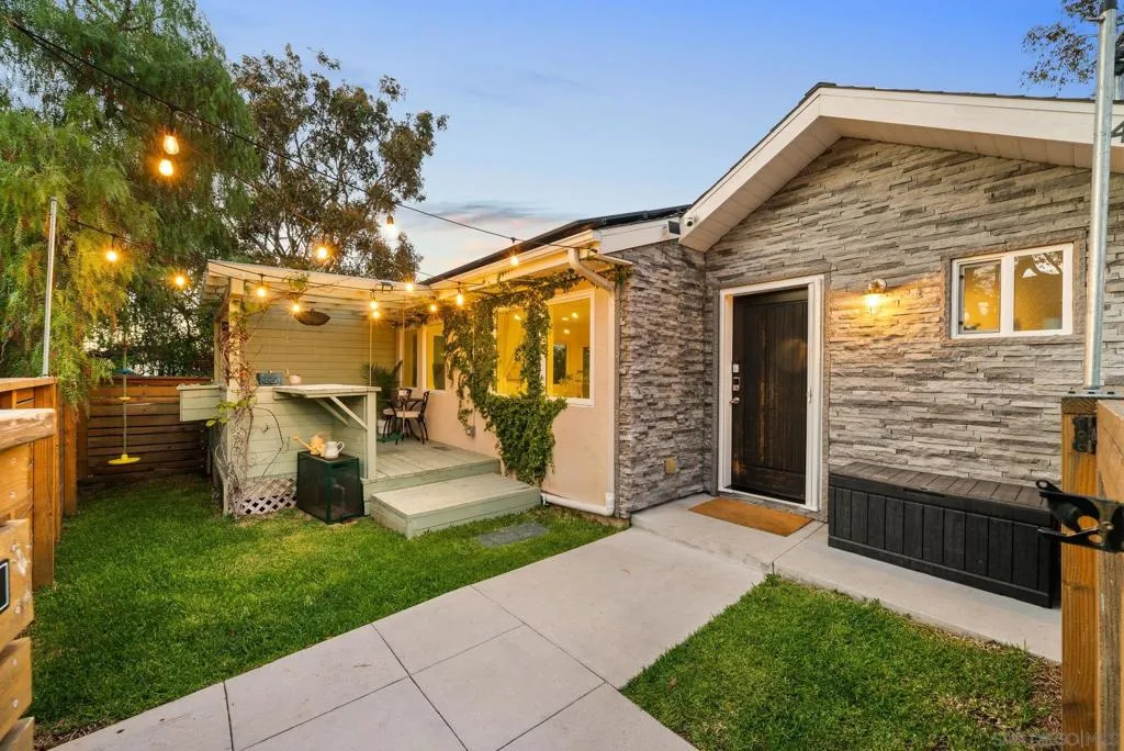 4865 39th Street, San Diego, California 92116 home-pic-2