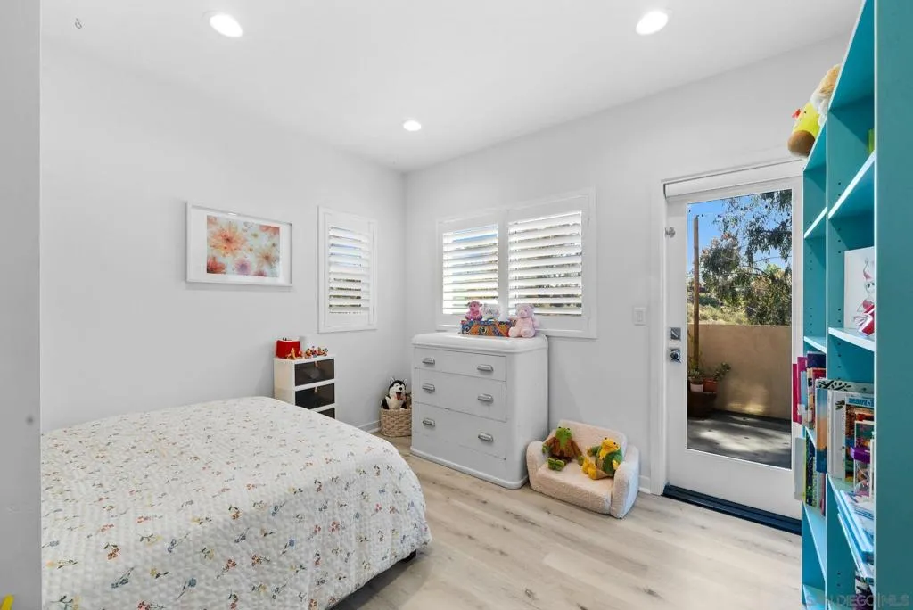 4865 39th Street, San Diego, California 92116 home-pic-24