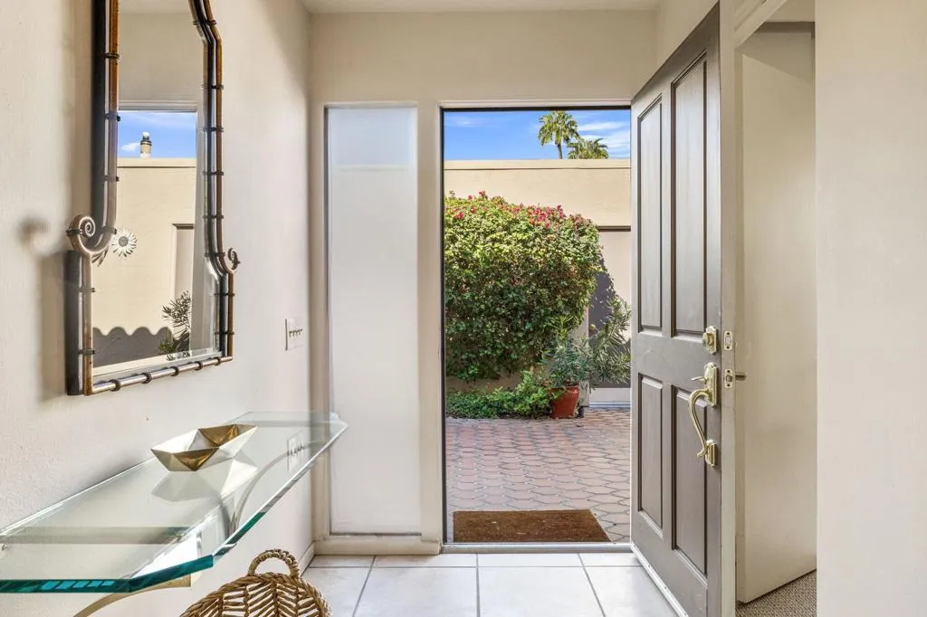 49787 Coachella Drive, La Quinta, California 92253 home-pic-9