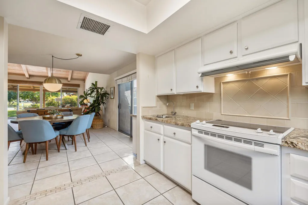 49787 Coachella Drive, La Quinta, California 92253 home-pic-37
