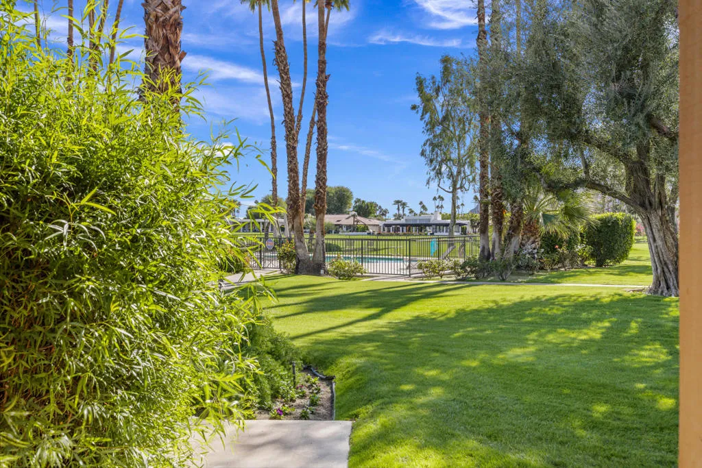 49787 Coachella Drive, La Quinta, California 92253 home-pic-15