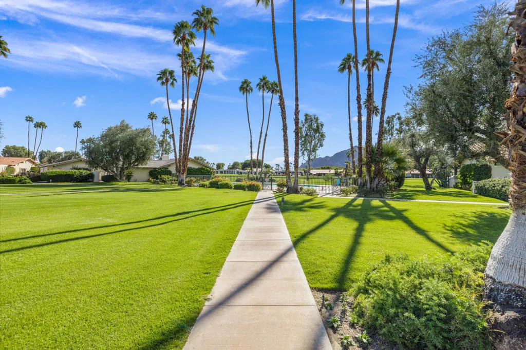 49787 Coachella Drive, La Quinta, California 92253 home-pic-14