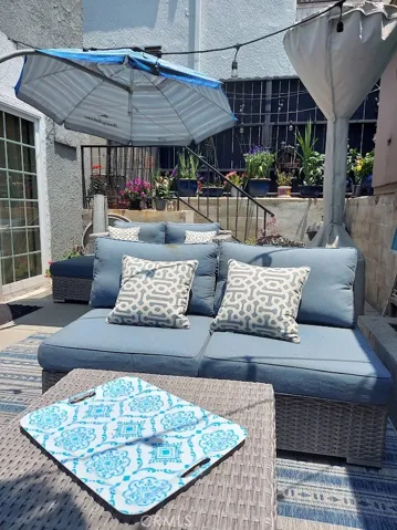 204 45th Street Upper, Manhattan Beach, California 90266