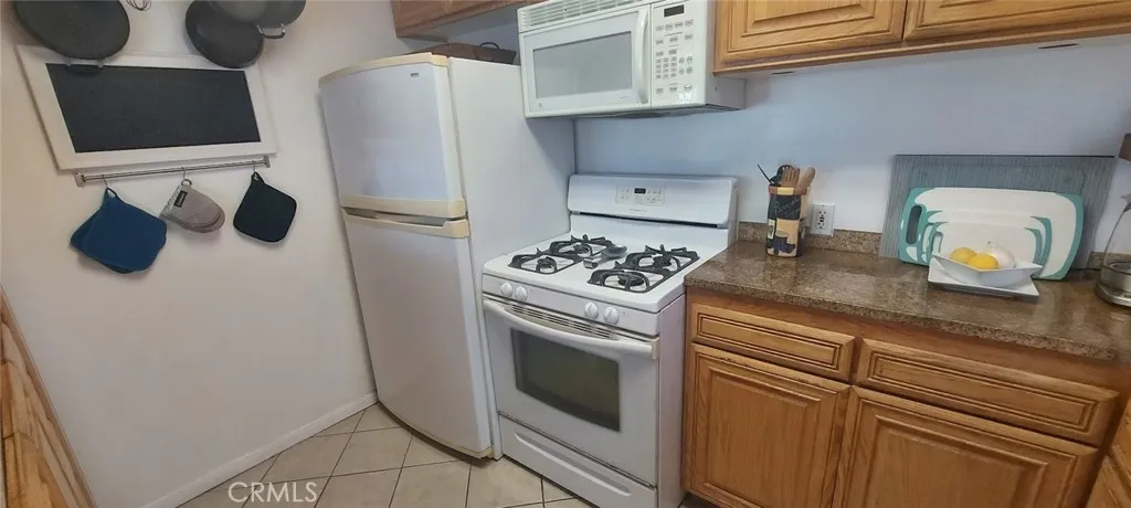 204 45th Street Upper, Manhattan Beach, California 90266