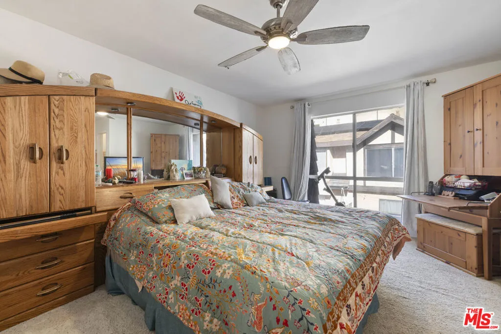 5461 Newcastle Avenue 6, Encino, California 91316 home-pic-20