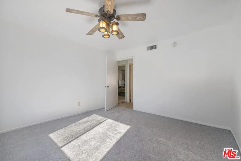 5461 Newcastle Avenue 6, Encino, California 91316 home-pic-27