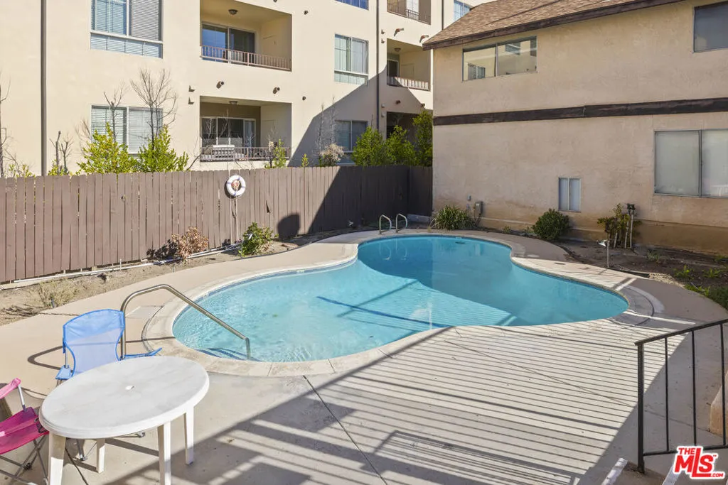 5461 Newcastle Avenue 6, Encino, California 91316 home-pic-7