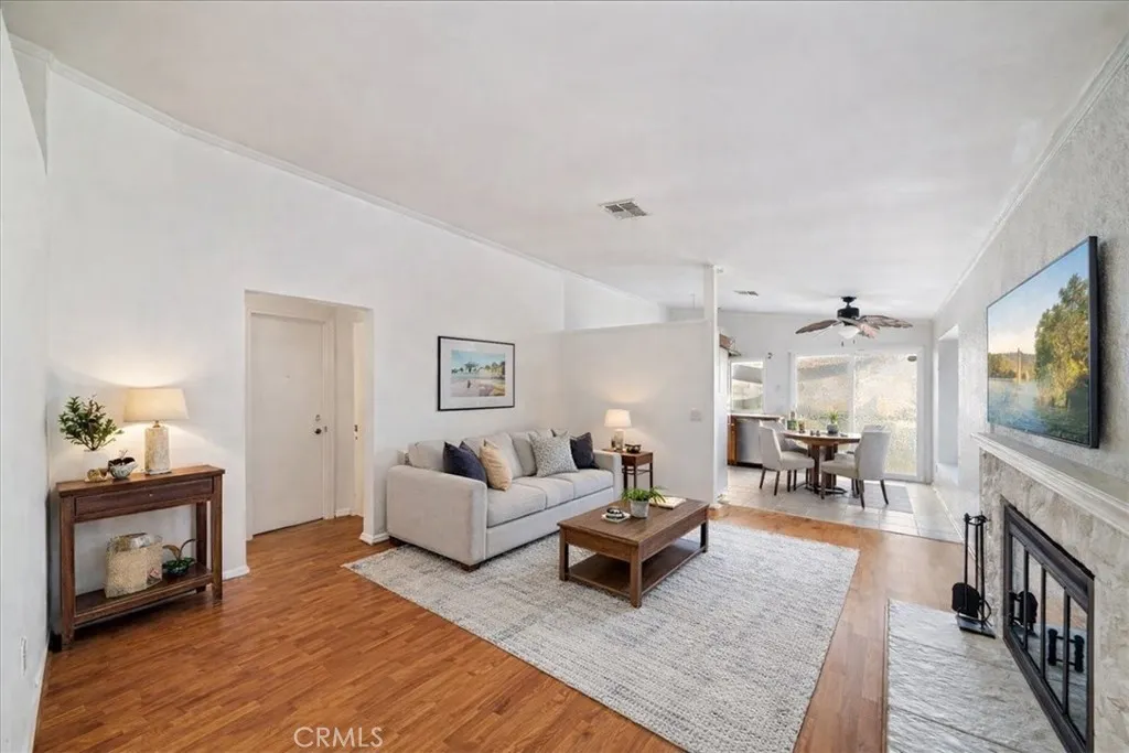 14502 Hillcrest Dr, Fontana, California 92337 home-pic-7