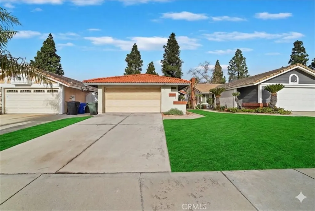 14502 Hillcrest Dr, Fontana, California 92337 home-pic-1