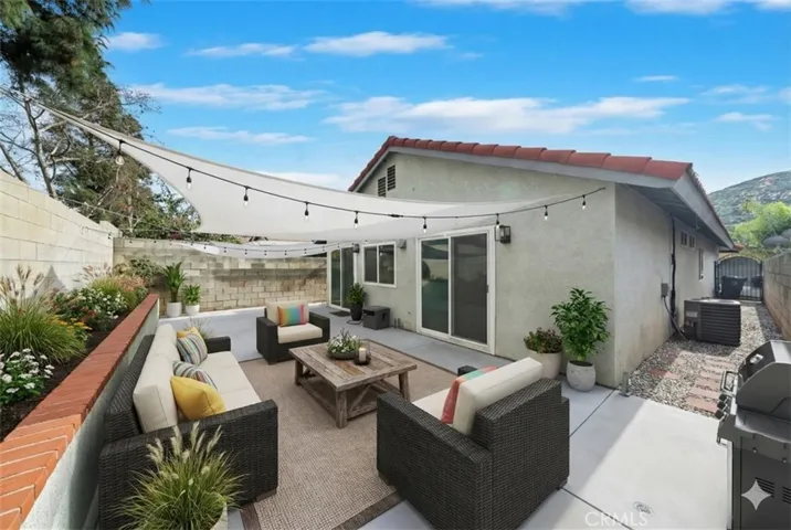 14502 Hillcrest Dr, Fontana, California 92337