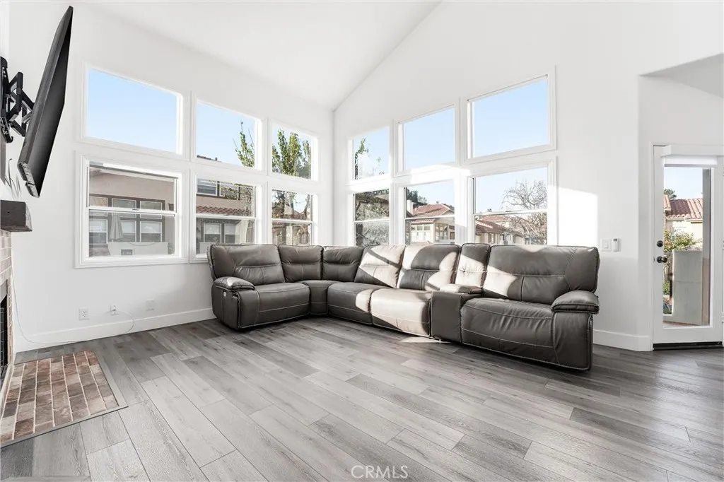4 Paseo Estrellas, Rancho Santa Margarita, California 92688 home-pic-8
