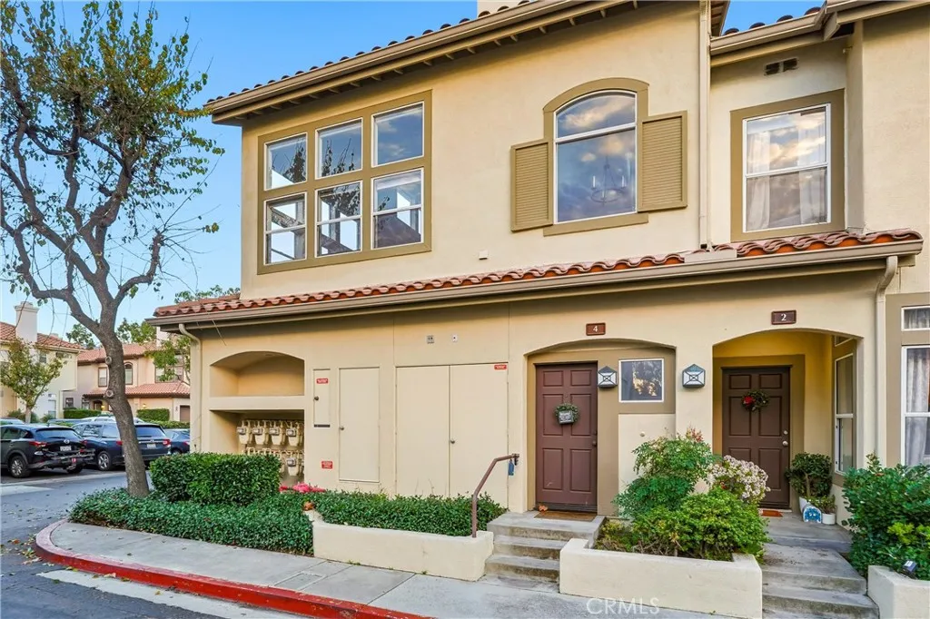 4 Paseo Estrellas, Rancho Santa Margarita, California 92688 home-pic-1