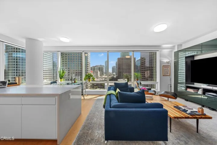 877 Francisco St #1506 (24 of 53)