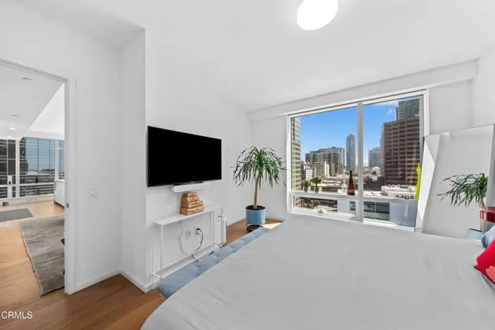 877 Francisco St #1506 (41 of 53)